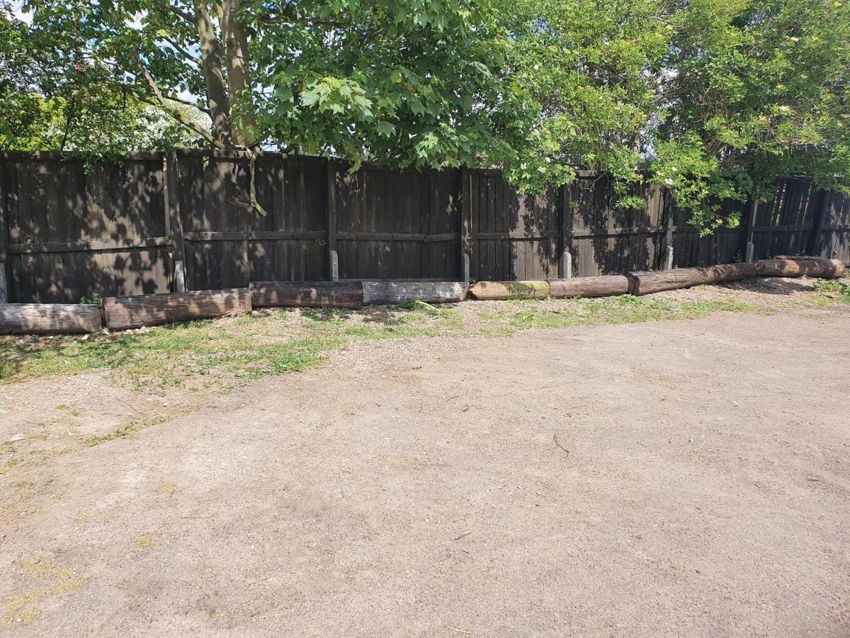 Sherwood Studio Annexe 1 Bedroom Entire Property Boston Ngoại thất bức ảnh